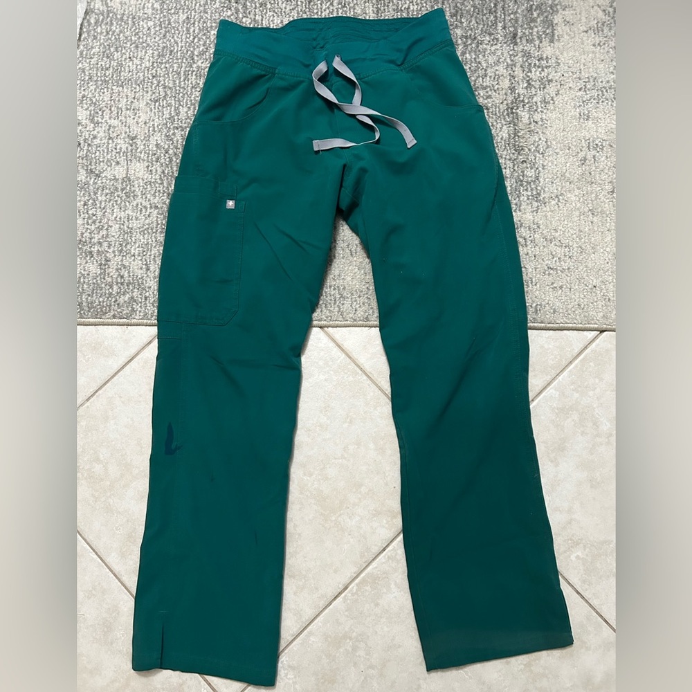 Figs Scrubs Set Pants and Top size S green